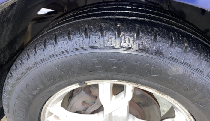 2014 Mahindra Scorpio S10, Diesel, Manual, 1,06,506 km, Right Front Tyre Tread