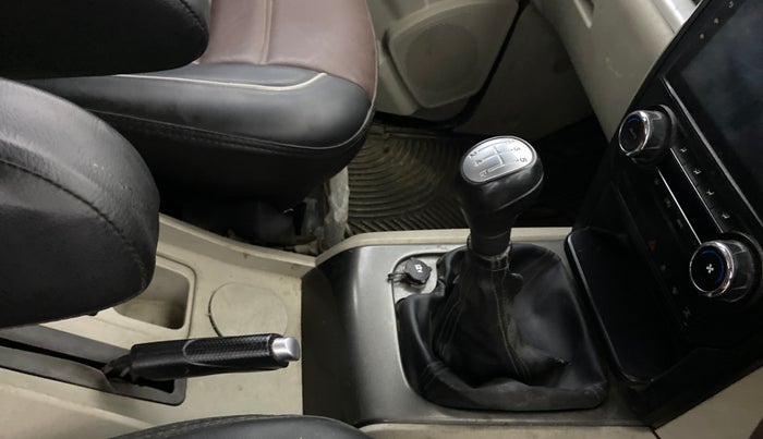 2014 Mahindra Scorpio S10, Diesel, Manual, 1,06,506 km, Gear Lever