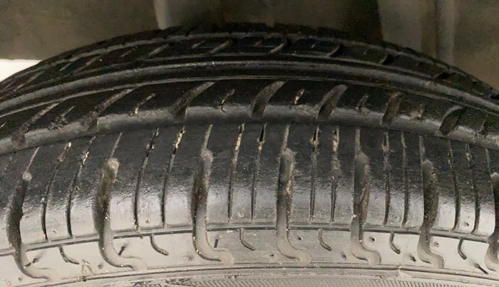 2019 Renault Kwid RXT 1.0 AMT (O), Petrol, Automatic, 18,651 km, Right Rear Tyre Tread