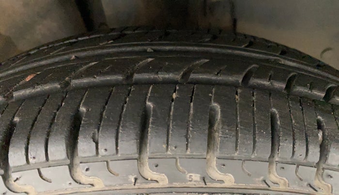 2019 Renault Kwid RXT 1.0 AMT (O), Petrol, Automatic, 18,651 km, Right Front Tyre Tread