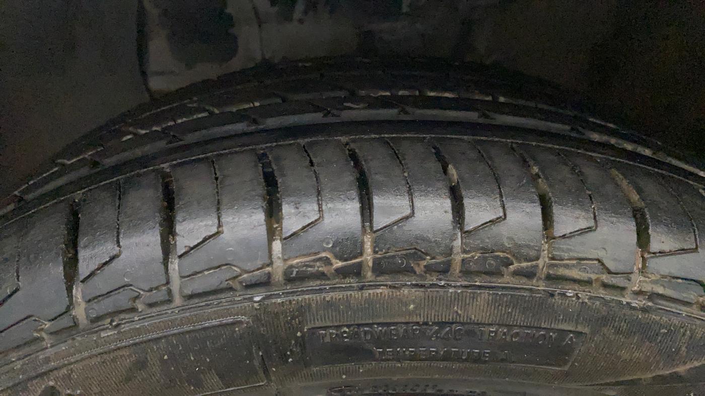 2018 Hyundai Elite i20 ASTA 1.2 (O), Petrol, Manual, 74,713 km, Left Front Tyre Tread