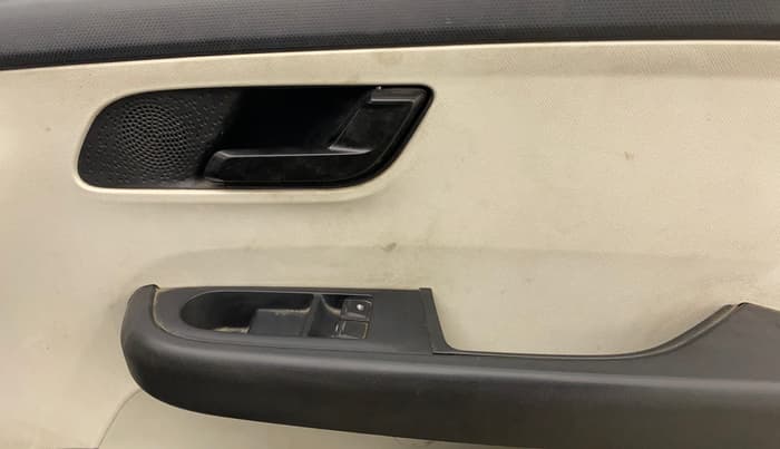2023 Tata ALTROZ XE PETROL, Petrol, Manual, 34,057 km, Driver Side Door Panels Control
