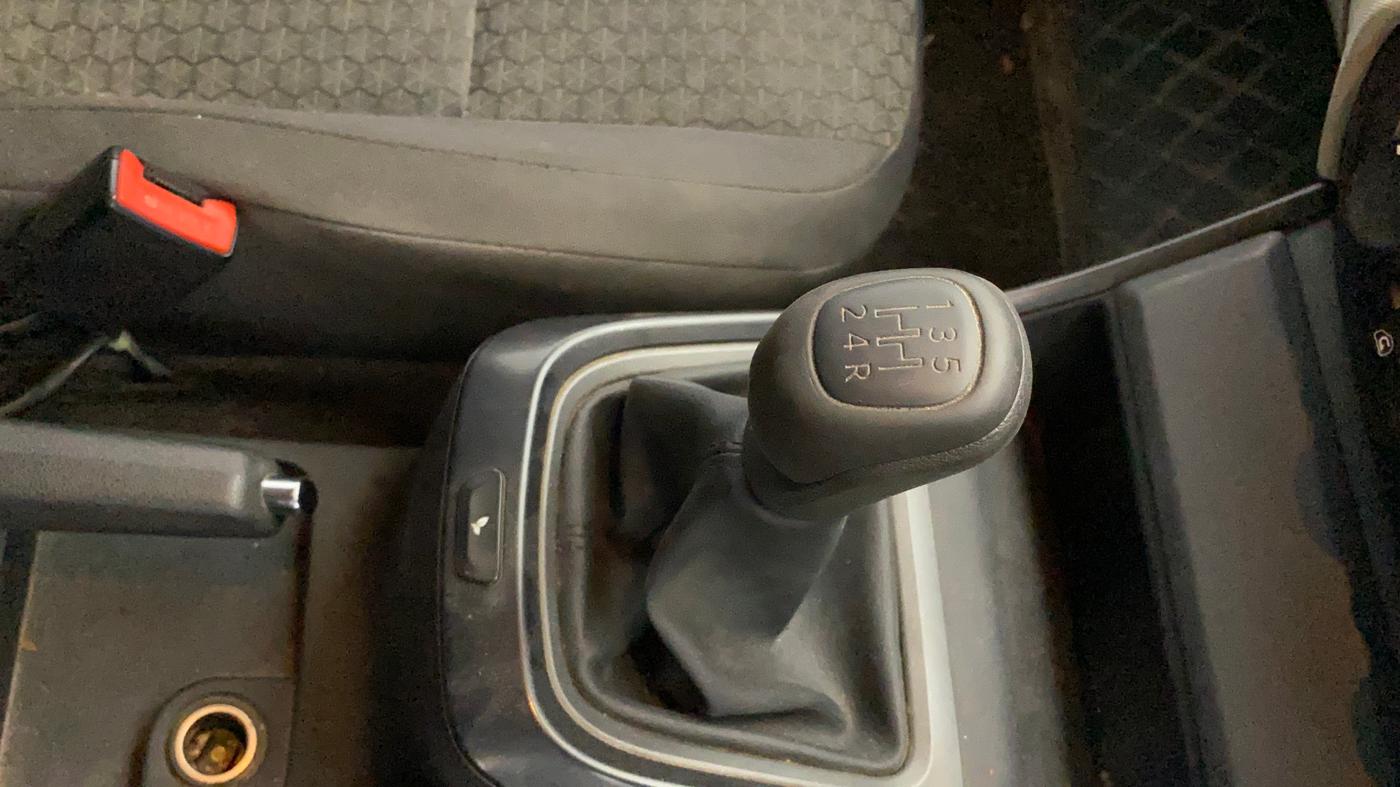 2023 Tata ALTROZ XE PETROL, Petrol, Manual, 34,057 km, Gear Lever
