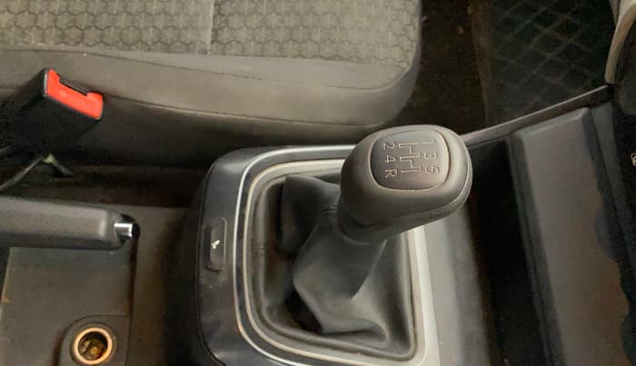 2023 Tata ALTROZ XE PETROL, Petrol, Manual, 34,057 km, Gear Lever
