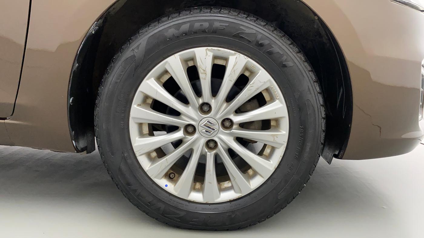 2016 Maruti Ciaz ZXI AT, Petrol, Automatic, 45,579 km, Right Front Wheel