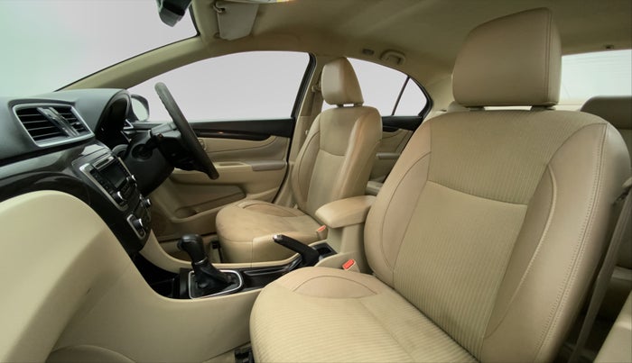 2016 Maruti Ciaz ZXI AT, Petrol, Automatic, 45,579 km, Right Side Front Door Cabin