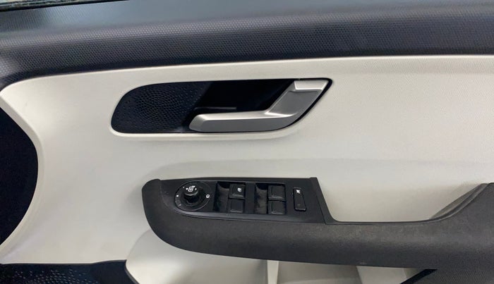 2023 Tata ALTROZ XZ PLUS SUNROOF CNG, CNG, Manual, 25,653 km, Driver Side Door Panels Control