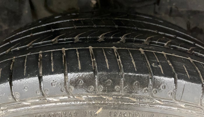 2022 Tata NEXON XM PLUS SUNROOF PETROL, Petrol, Manual, 16,033 km, Right Front Tyre Tread