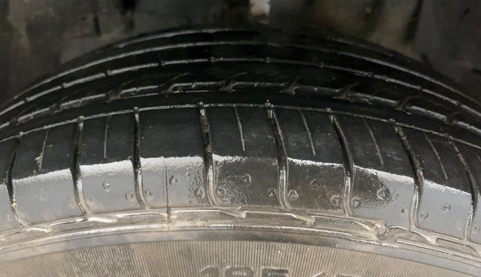 2022 Tata NEXON XM PLUS SUNROOF PETROL, Petrol, Manual, 16,033 km, Left Front Tyre Tread