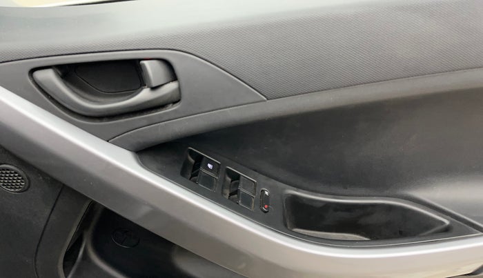 2022 Tata NEXON XM PLUS SUNROOF PETROL, Petrol, Manual, 16,033 km, Driver Side Door Panels Control