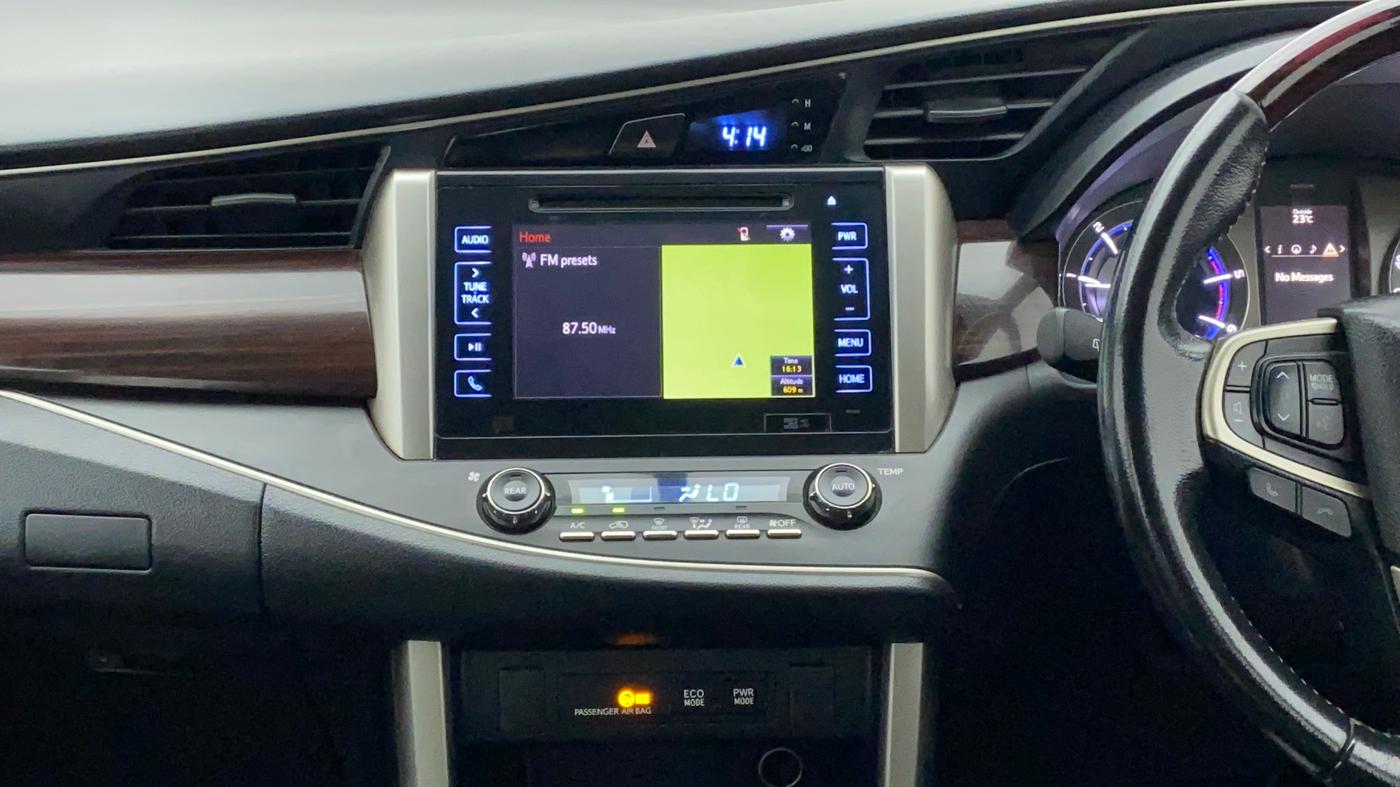 2018 Toyota Innova Crysta 2.4 VX 8 STR, Diesel, Manual, 73,793 km, Air Conditioner