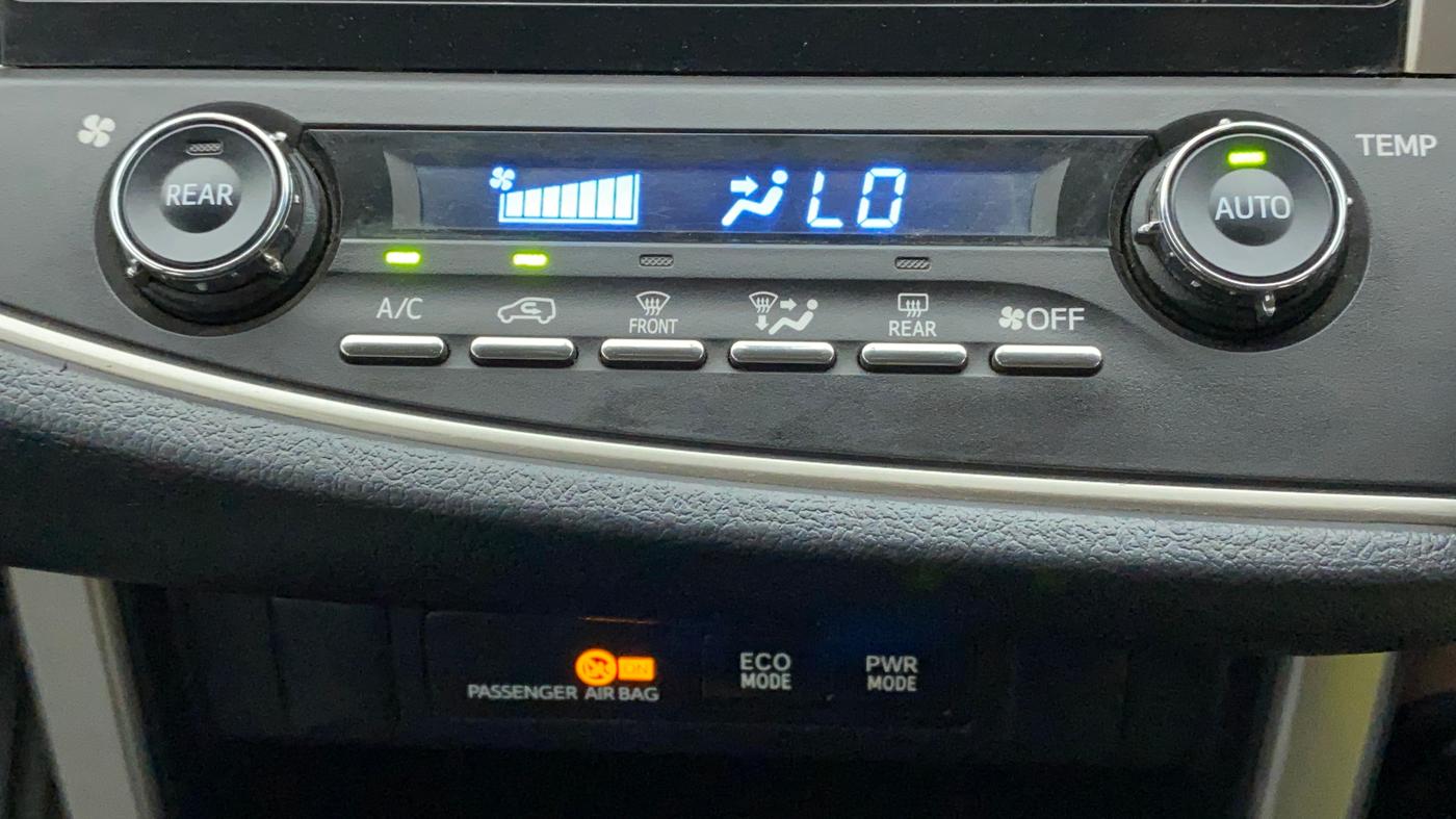 2018 Toyota Innova Crysta 2.4 VX 8 STR, Diesel, Manual, 73,793 km, Automatic Climate Control