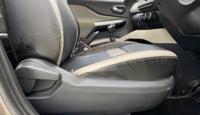 2021 Nissan MAGNITE XL, Petrol, Manual, 26,238 km, Driver Side Adjustment Panel