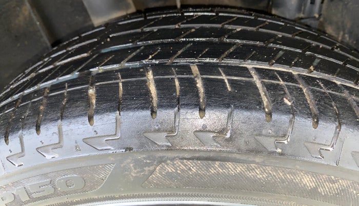 2021 Nissan MAGNITE XL, Petrol, Manual, 26,238 km, Right Rear Tyre Tread