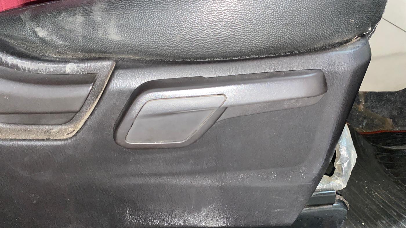 2017 Mahindra Scorpio S10, Diesel, Manual, 62,153 km, Driver Side Adjustment Panel