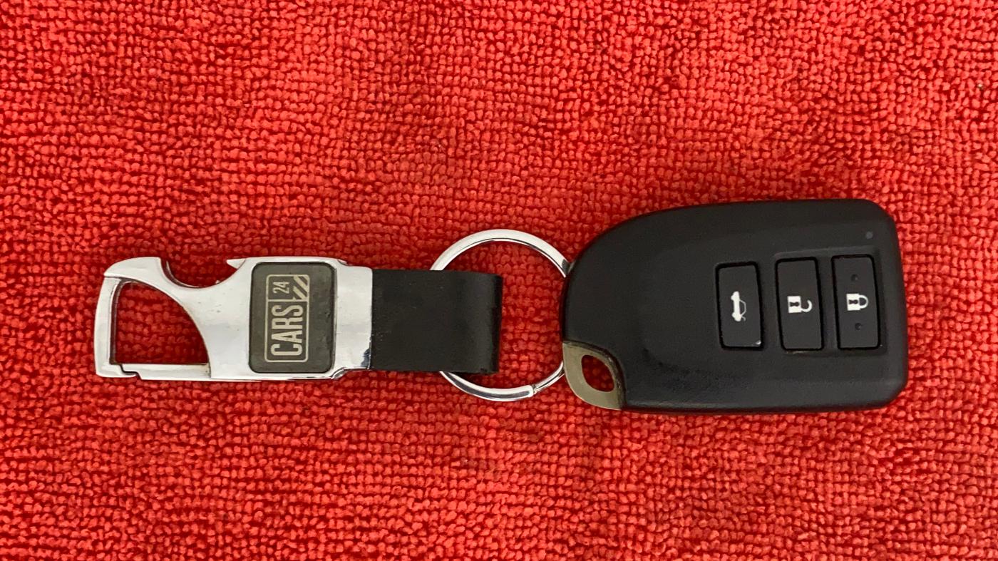 2020 Toyota YARIS G CVT, Petrol, Automatic, 19,454 km, Key Close Up