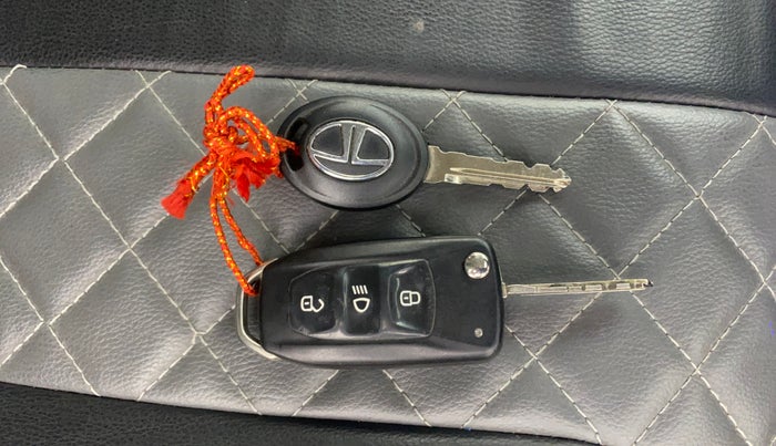 2018 Tata TIGOR XZ (O) PETROL, Petrol, Manual, 67,025 km, Key Close Up