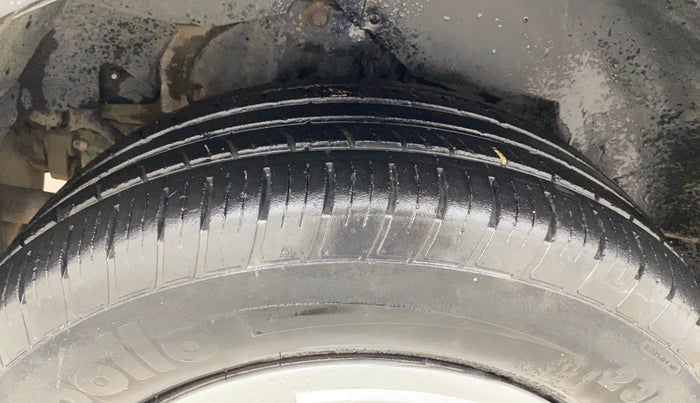 2017 Mahindra XUV500 W6, Diesel, Manual, 1,49,587 km, Right Rear Tyre Tread