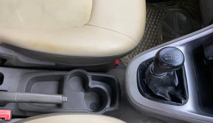 2014 Hyundai i10 MAGNA 1.1, CNG, Manual, 77,250 km, Gear Lever