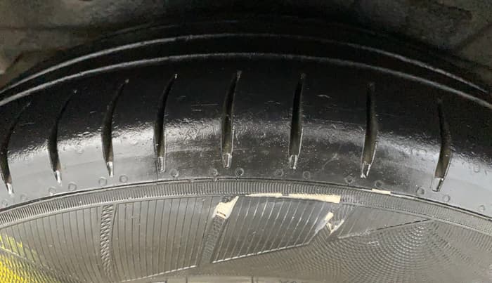2014 Hyundai i10 MAGNA 1.1, CNG, Manual, 77,250 km, Right Rear Tyre Tread