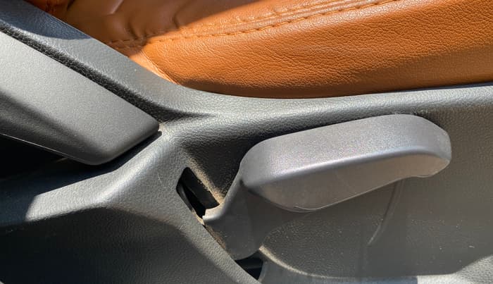 2020 Ford FREESTYLE TITANIUM 1.2 PETROL, Petrol, Manual, 35,007 km, Driver Side Adjustment Panel