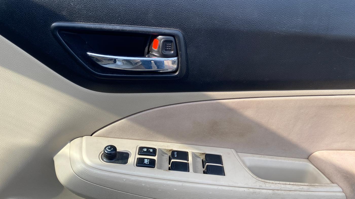 2017 Maruti Dzire VXI, Petrol, Manual, 37,218 km, Driver Side Door Panels Control