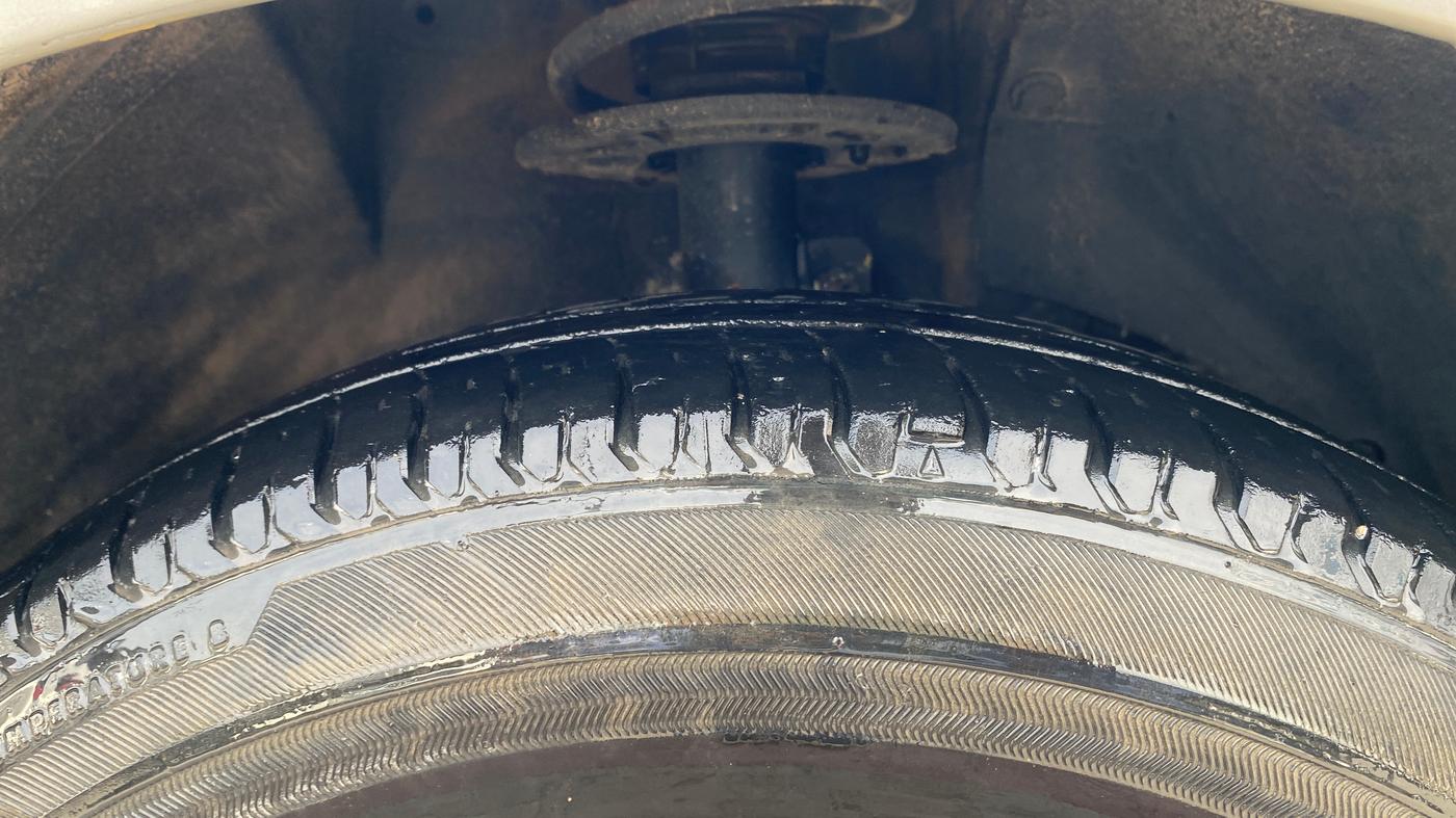 2017 Maruti Dzire VXI, Petrol, Manual, 37,218 km, Right Front Tyre Tread