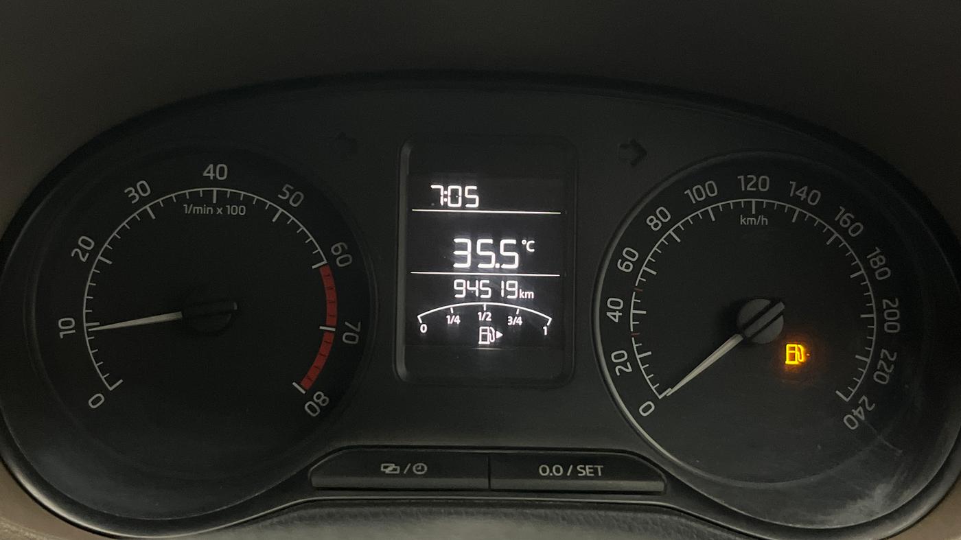 2015 Skoda Rapid 1.6 MPI ACTIVE, Petrol, Manual, 94,515 km, Odometer Image