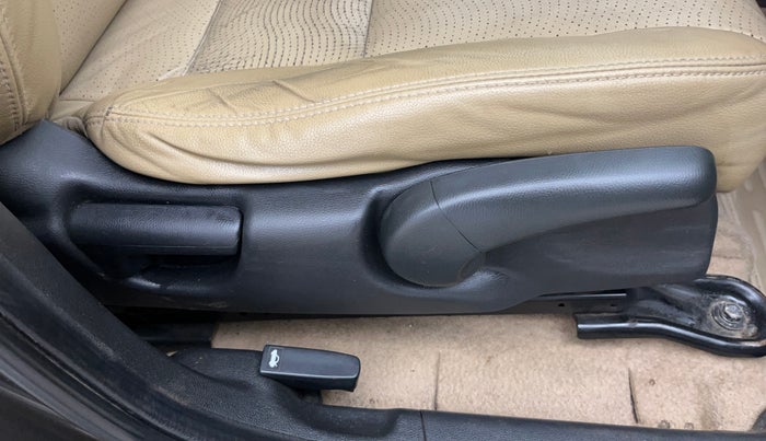 2017 Honda City 1.5L I-VTEC ZX CVT, Petrol, Automatic, 97,140 km, Driver Side Adjustment Panel