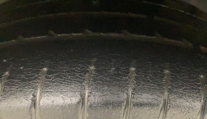 2017 Hyundai Elite i20 ASTA 1.2 (O), Petrol, Manual, 35,801 km, Left Front Tyre Tread