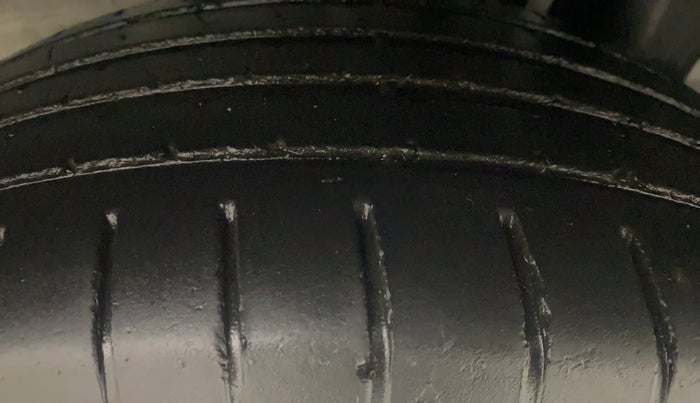 2017 Hyundai Elite i20 ASTA 1.2 (O), Petrol, Manual, 35,801 km, Left Rear Tyre Tread