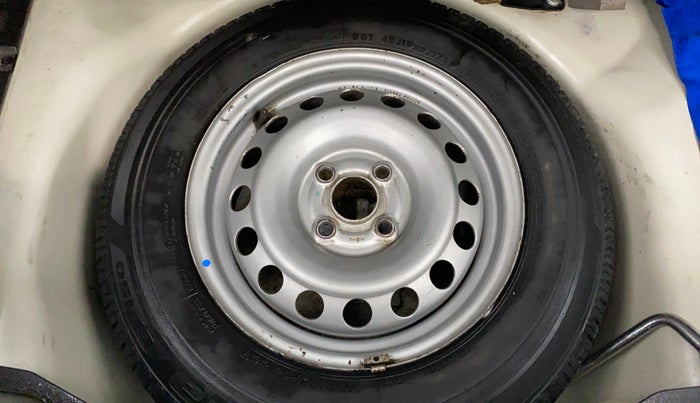 2016 Maruti Swift LXI (O), Petrol, Manual, 1,17,732 km, Spare Tyre