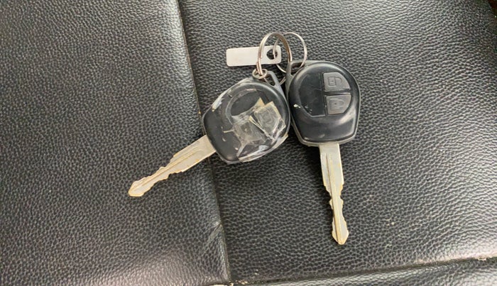 2016 Maruti Swift LXI (O), Petrol, Manual, 1,17,732 km, Key Close Up