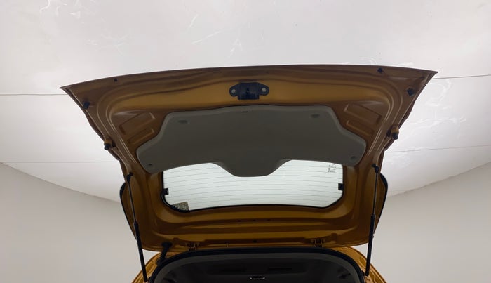 2020 Renault TRIBER RXZ, Petrol, Manual, 42,531 km, Boot Door Open