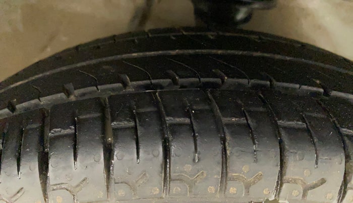 2016 Maruti Alto 800 LXI, Petrol, Manual, 89,853 km, Right Front Tyre Tread