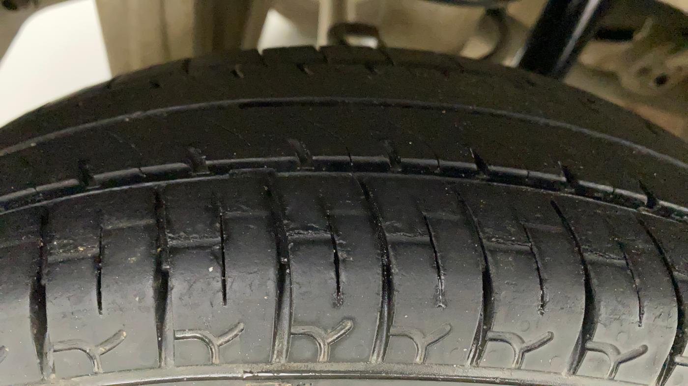 2016 Maruti Alto 800 LXI, Petrol, Manual, 89,853 km, Right Rear Tyre Tread