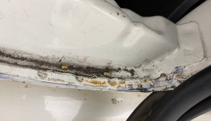 2015 Renault Duster 85 PS RXL DIESEL, Diesel, Manual, 87,360 km, Dicky (Boot door) - Slightly rusted