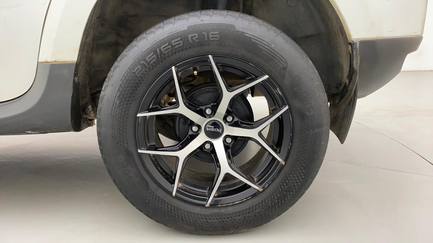 2015 Renault Duster 85 PS RXL DIESEL, Diesel, Manual, 87,360 km, Left Rear Wheel