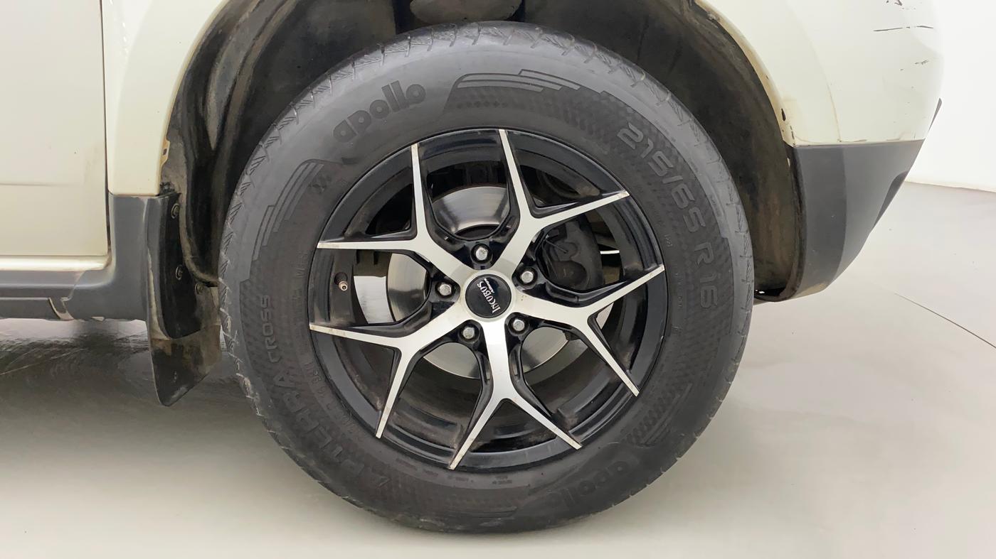 2015 Renault Duster 85 PS RXL DIESEL, Diesel, Manual, 87,360 km, Right Front Wheel