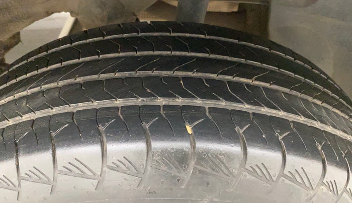2015 Renault Duster 85 PS RXL DIESEL, Diesel, Manual, 87,360 km, Left Rear Tyre Tread