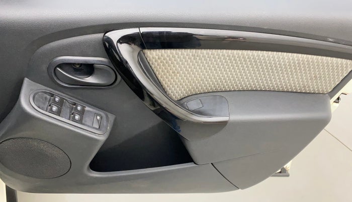 2015 Renault Duster 85 PS RXL DIESEL, Diesel, Manual, 87,360 km, Driver Side Door Panels Control