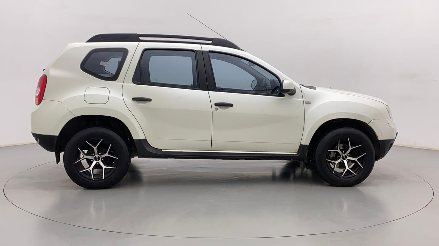 2015 Renault Duster 85 PS RXL DIESEL, Diesel, Manual, 87,360 km, Right Side View