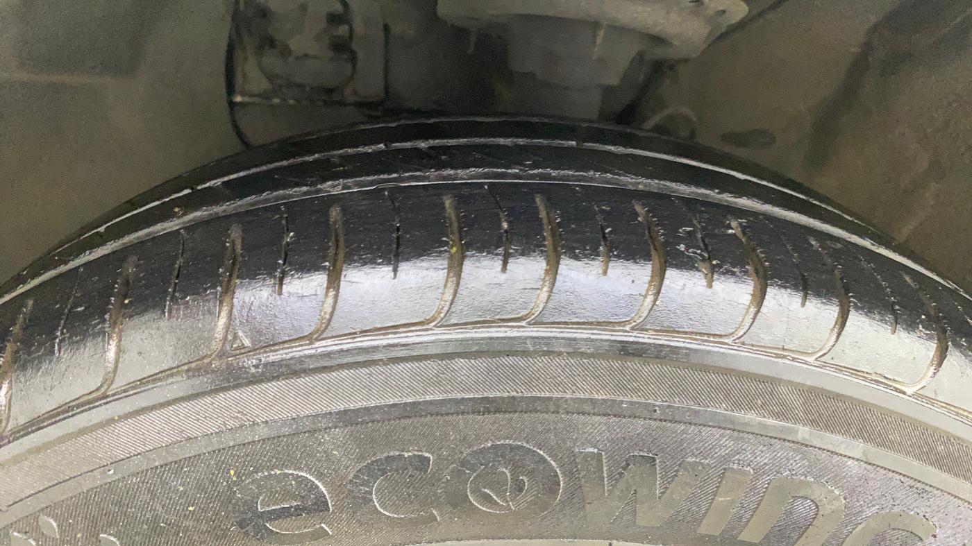 2018 Hyundai Elite i20 MAGNA EXECUTIVE CVT, Petrol, Automatic, 25,852 km, Left Front Tyre Tread