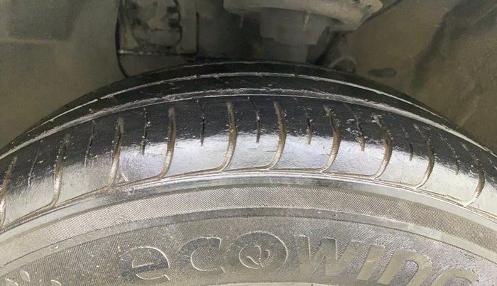 2018 Hyundai Elite i20 MAGNA EXECUTIVE CVT, Petrol, Automatic, 25,852 km, Left Front Tyre Tread