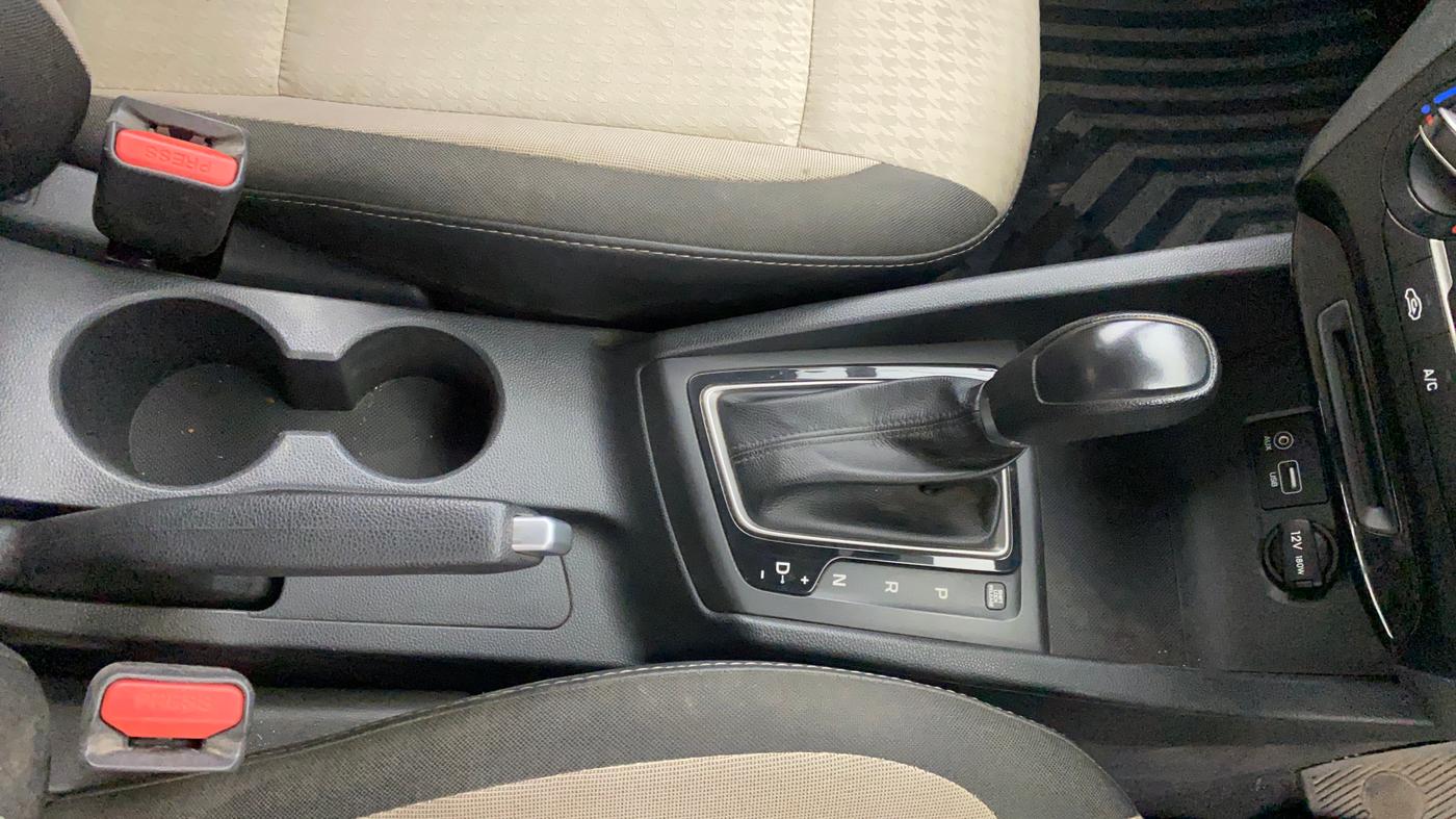 2018 Hyundai Elite i20 MAGNA EXECUTIVE CVT, Petrol, Automatic, 25,852 km, Gear Lever