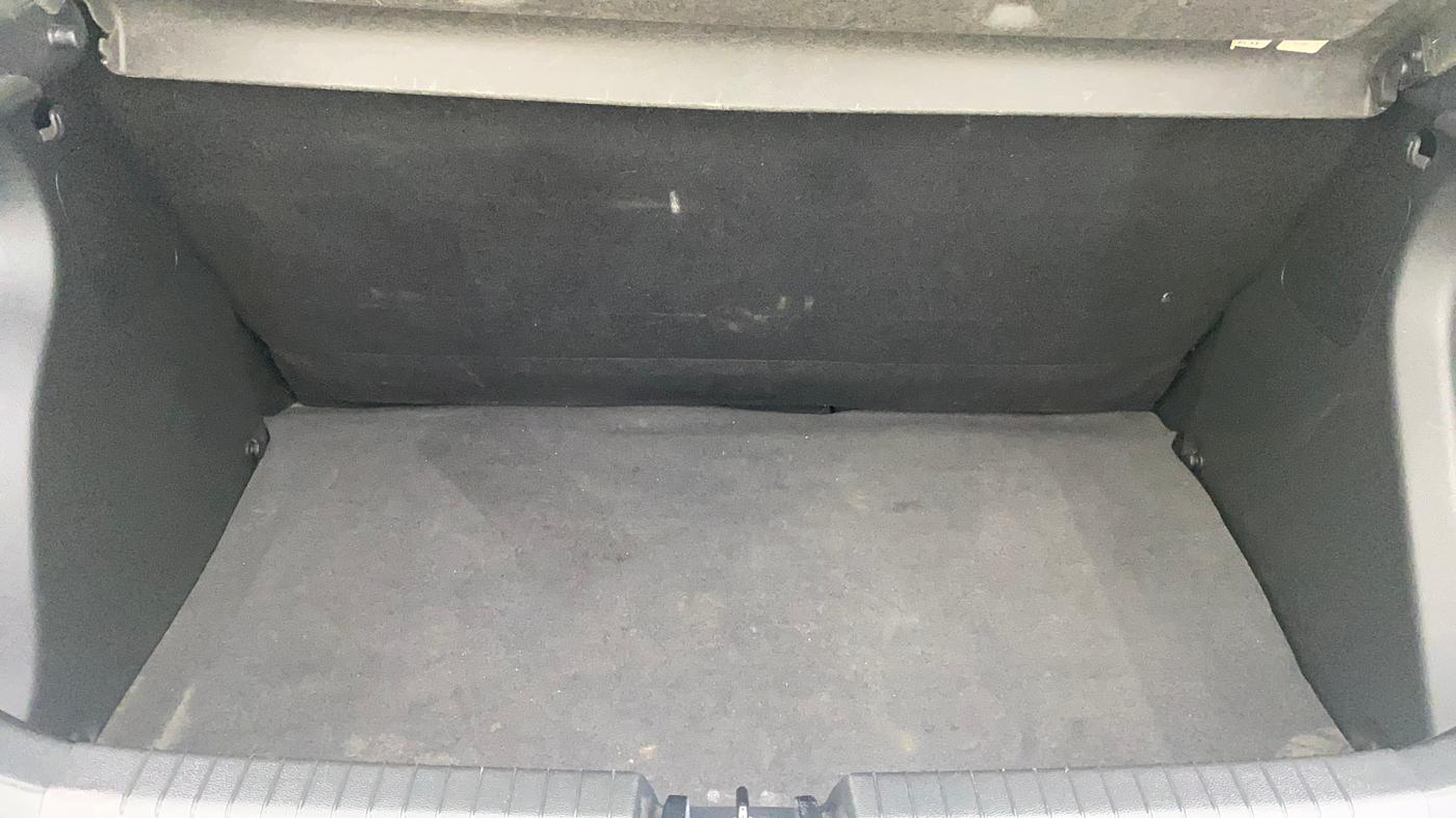 2018 Hyundai Elite i20 MAGNA EXECUTIVE CVT, Petrol, Automatic, 25,852 km, Boot Inside