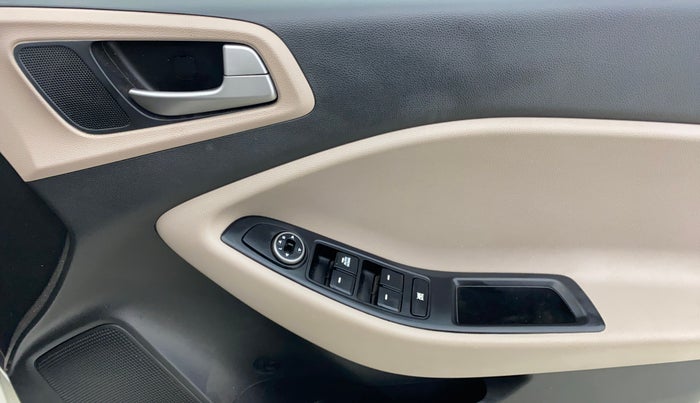 2018 Hyundai Elite i20 MAGNA EXECUTIVE CVT, Petrol, Automatic, 25,852 km, Driver Side Door Panels Control