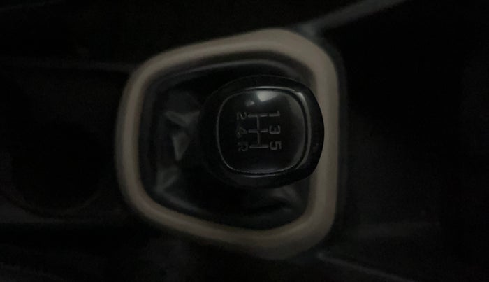 2016 Hyundai Grand i10 MAGNA 1.2 KAPPA VTVT, CNG, Manual, 1,37,728 km, Gear Lever