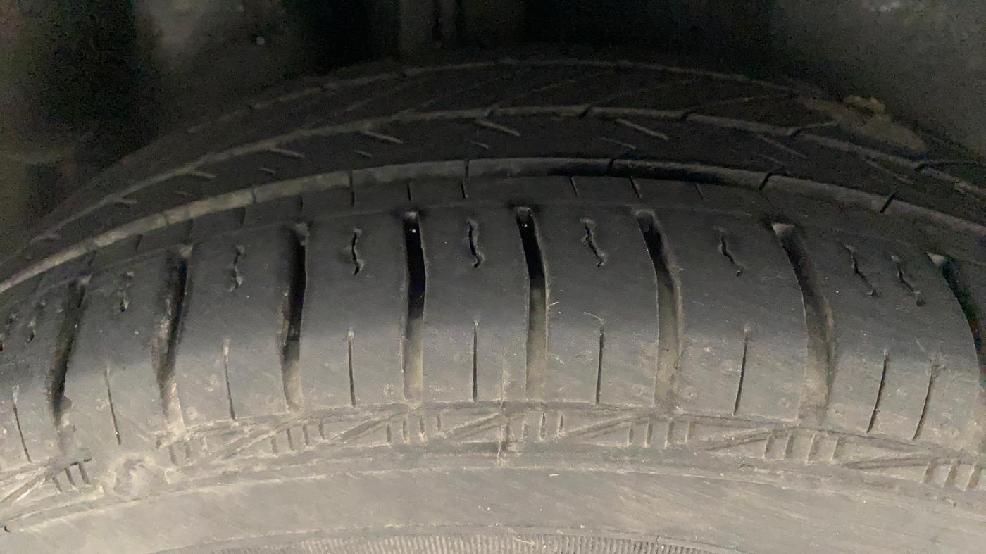 2021 Volkswagen Polo TRENDLINE 1.0L, Petrol, Manual, 22,687 km, Right Rear Tyre Tread