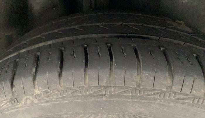 2021 Volkswagen Polo TRENDLINE 1.0L, Petrol, Manual, 22,687 km, Right Rear Tyre Tread